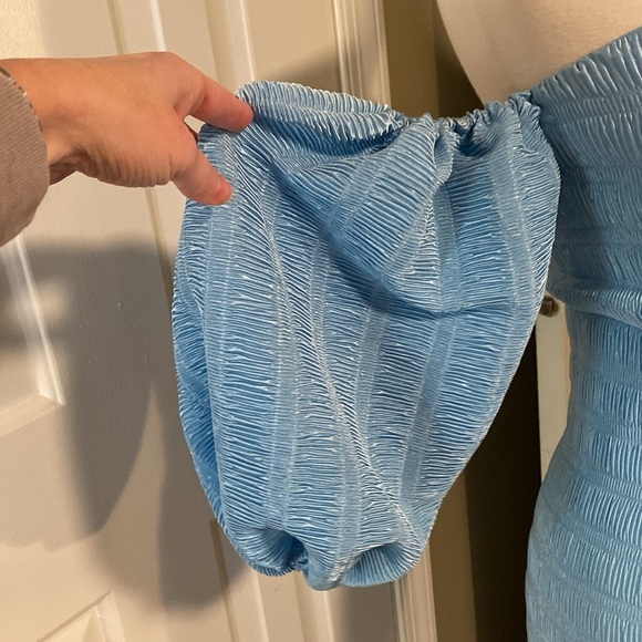 L’ide’e Pleated Gown Light Blue Size 10 in Like New Condition - Picture 3 of 11